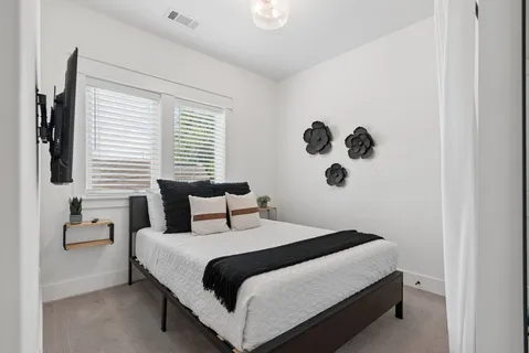 $479,900 | 332 Douglas Avenue, Nashville, TN 37207