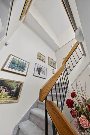 $989,000 | 285 Carriage House Drive, Jericho, NY 11753