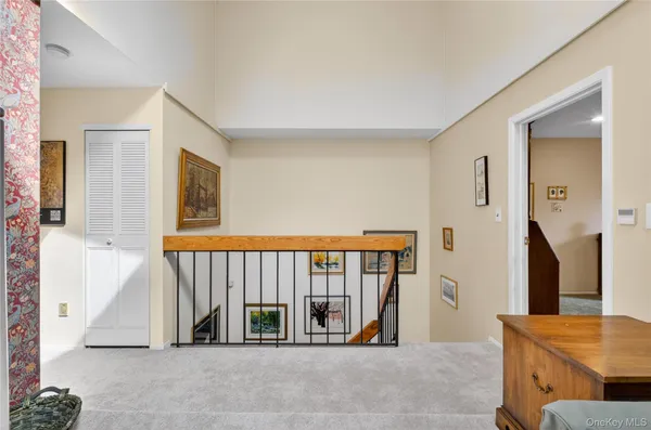 $989,000 | 285 Carriage House Drive, Jericho, NY 11753