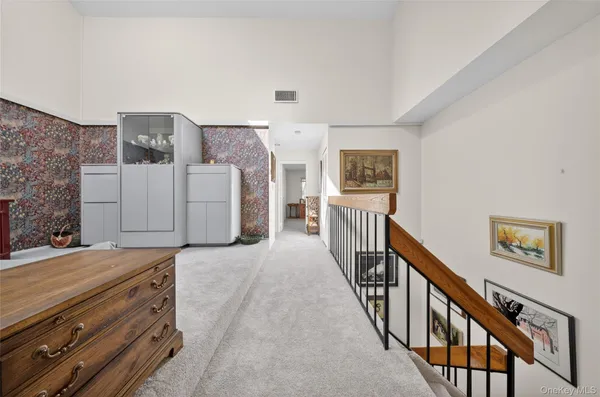 $989,000 | 285 Carriage House Drive, Jericho, NY 11753