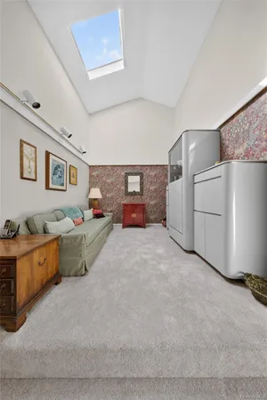 $989,000 | 285 Carriage House Drive, Jericho, NY 11753