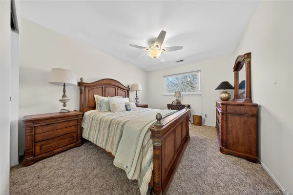 $989,000 | 285 Carriage House Drive, Jericho, NY 11753