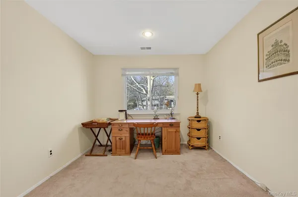 $989,000 | 285 Carriage House Drive, Jericho, NY 11753