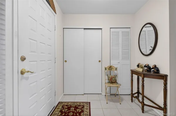 $989,000 | 285 Carriage House Drive, Jericho, NY 11753