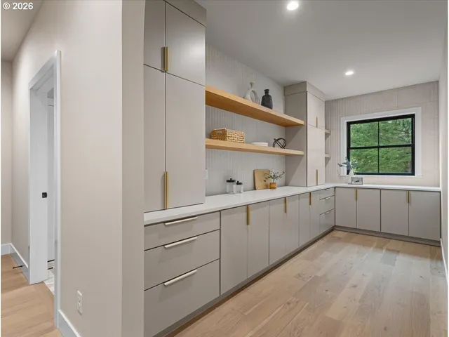 $1,625,000 | 26190 Highway 224, Eagle Creek, OR 97022