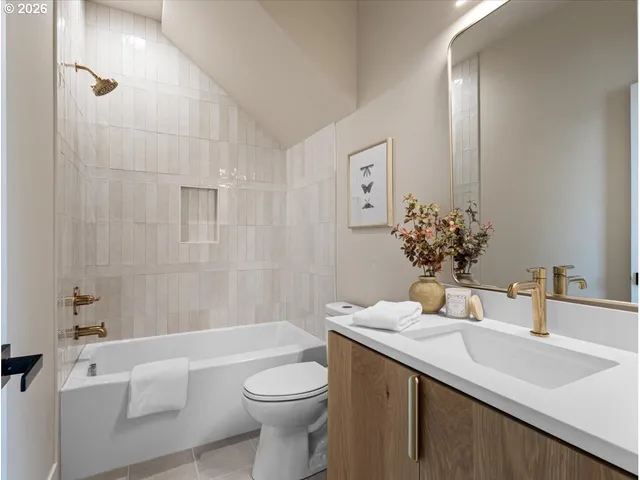 $1,625,000 | 26190 Highway 224, Eagle Creek, OR 97022