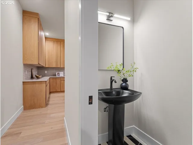 $1,625,000 | 26190 Highway 224, Eagle Creek, OR 97022