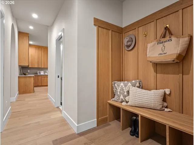 $1,625,000 | 26190 Highway 224, Eagle Creek, OR 97022