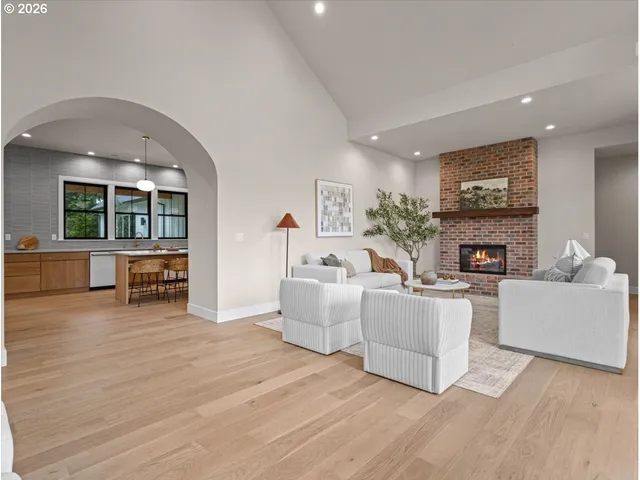 $1,625,000 | 26190 Highway 224, Eagle Creek, OR 97022