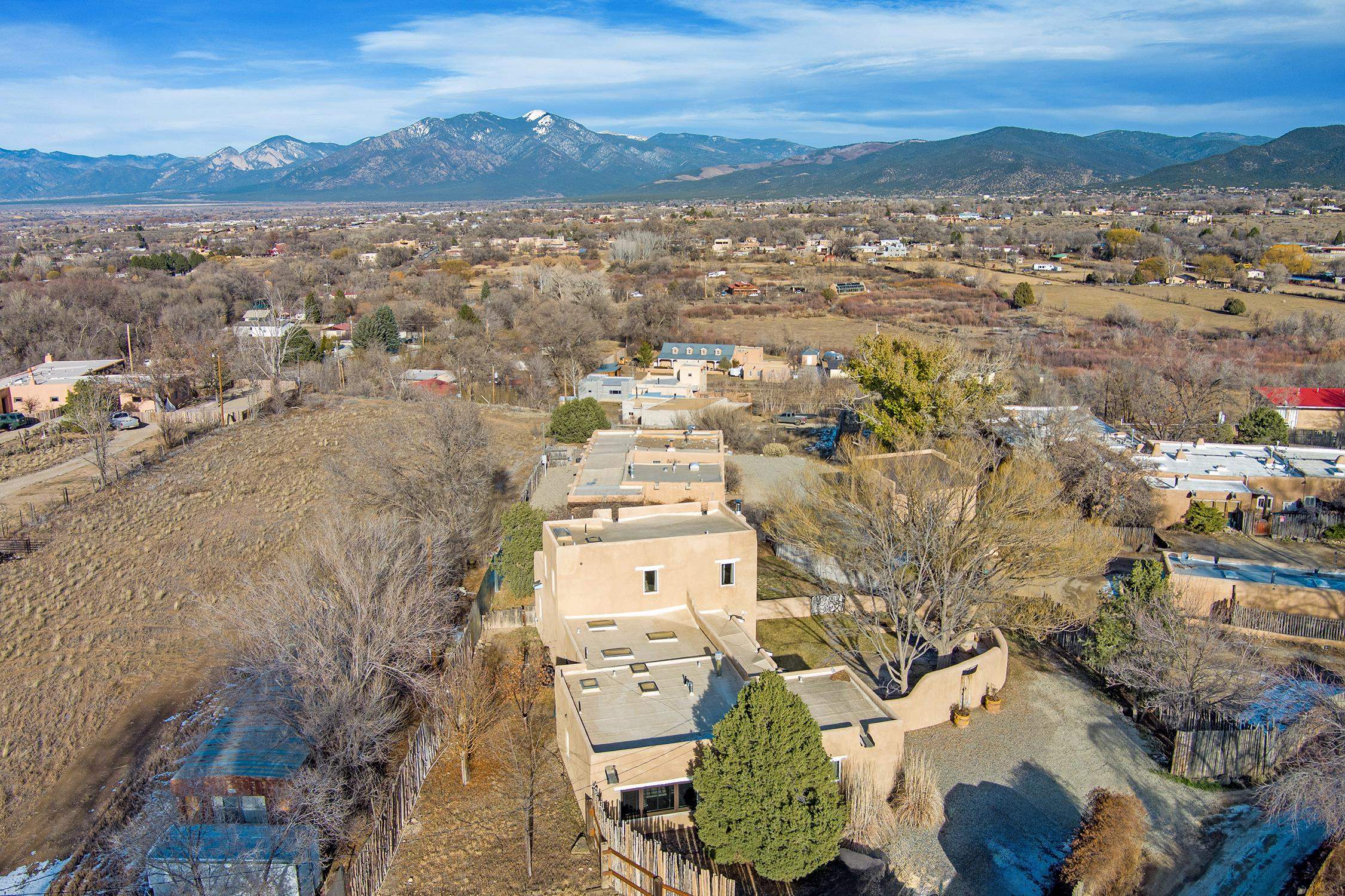9 Hilltop Road Ranchos de Taos, NM 87557 - Photo 33 of 40 Gallery Image 33