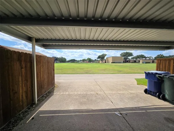 $2,500 | 553 Doral Place, Garland, TX 75043