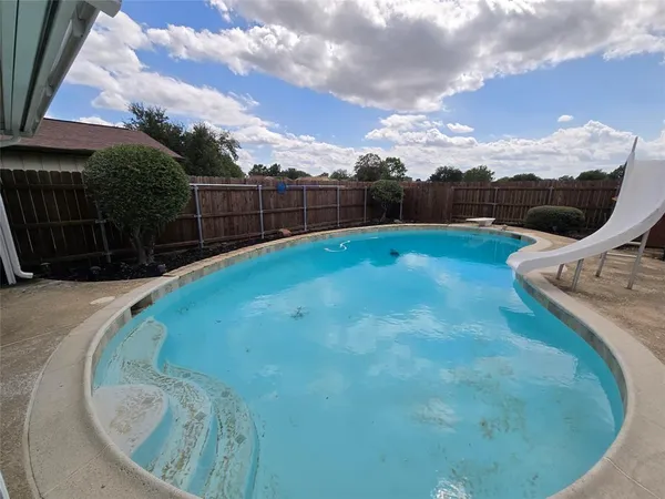 $2,500 | 553 Doral Place, Garland, TX 75043