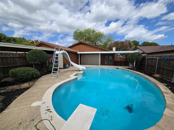 $2,500 | 553 Doral Place, Garland, TX 75043
