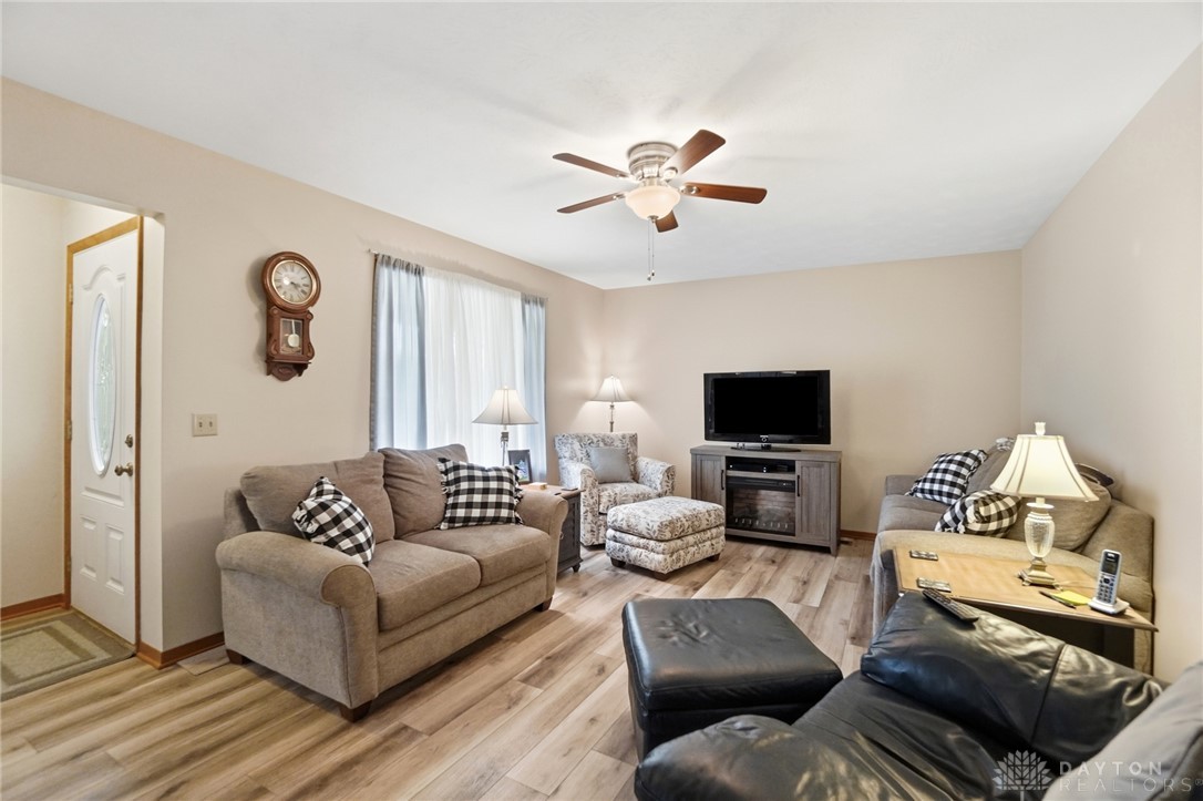 1043 Armsgate Road Springfield, OH 45503 - Photo 12 of 43