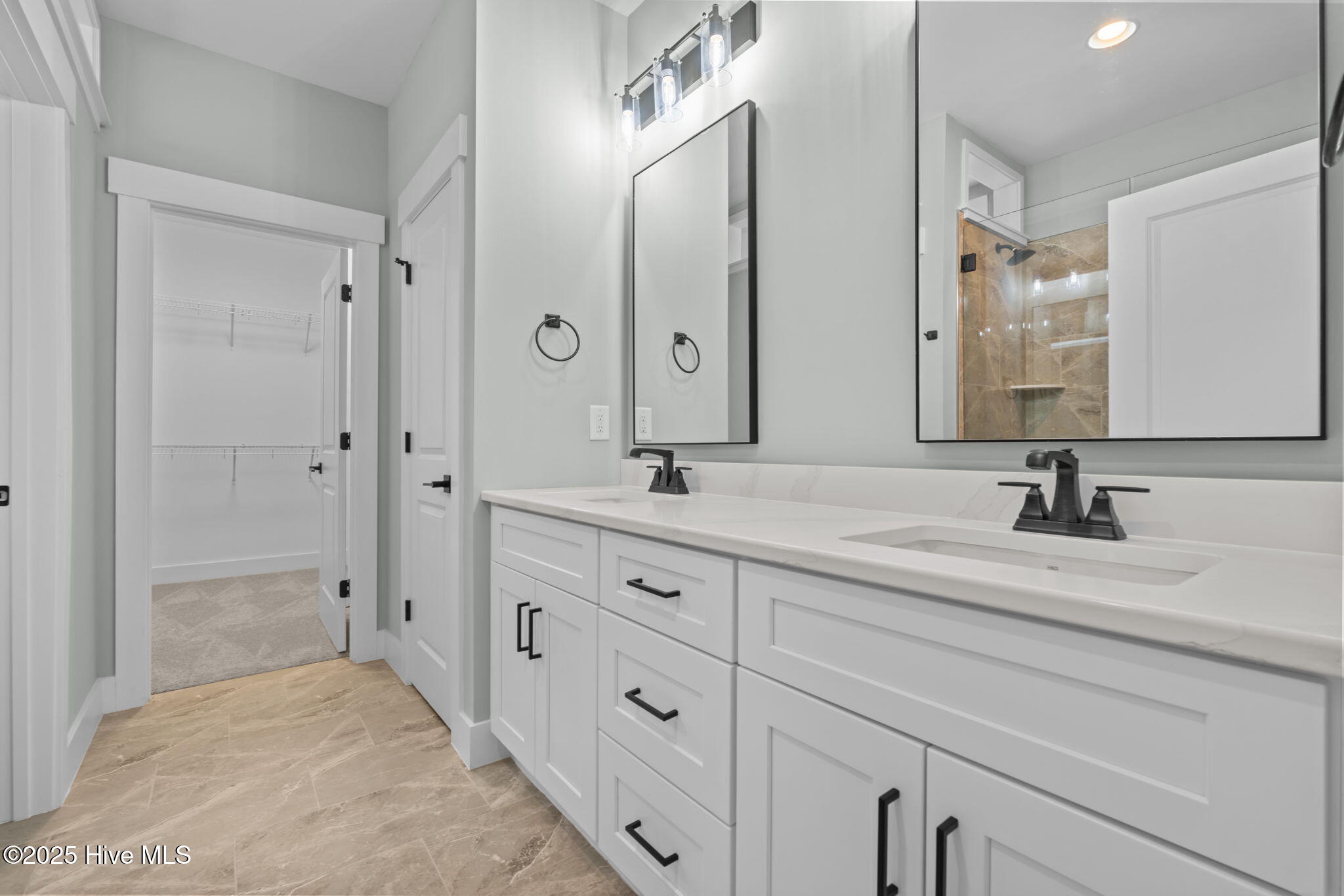 406 Summit Street Aberdeen, NC 28315 - Photo 18 of 42 Primary Bath.1