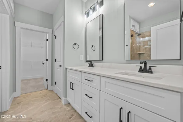 $437,500 | 406 Summit Street, Aberdeen, NC 28315