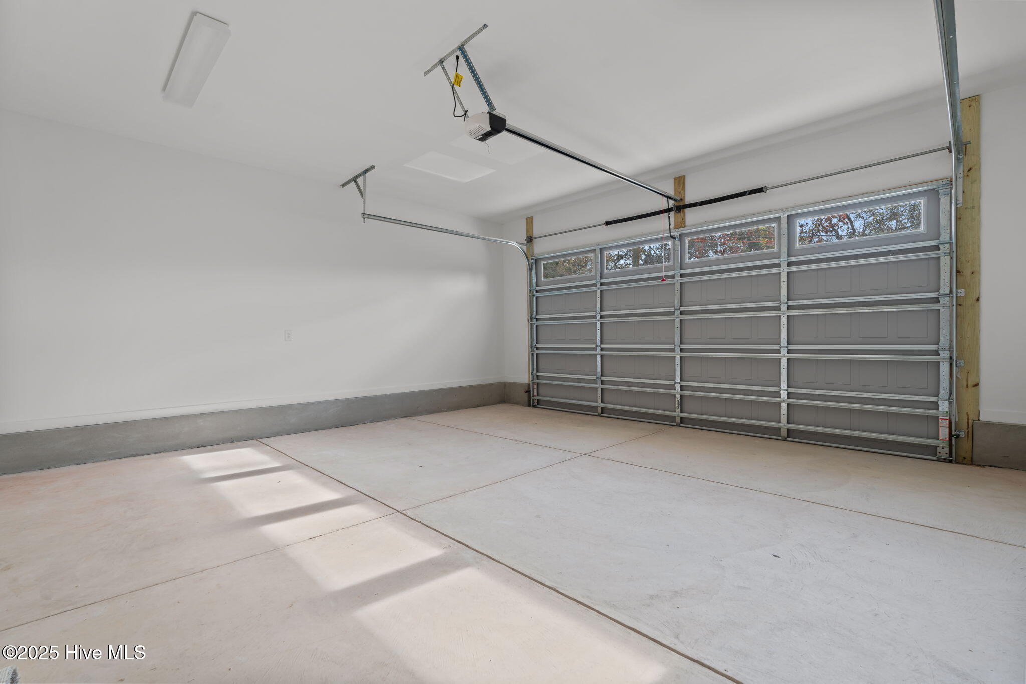 406 Summit Street Aberdeen, NC 28315 - Photo 21 of 42 Garage