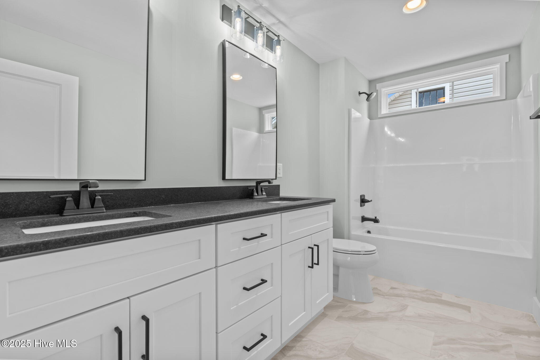 406 Summit Street Aberdeen, NC 28315 - Photo 26 of 42 Upper Bath