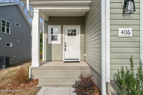 $447,500 | 406 Summit Street, Aberdeen, NC 28315