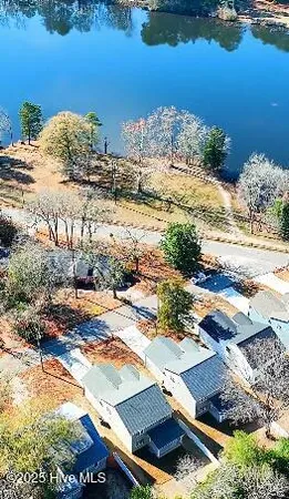 $437,500 | 406 Summit Street, Aberdeen, NC 28315