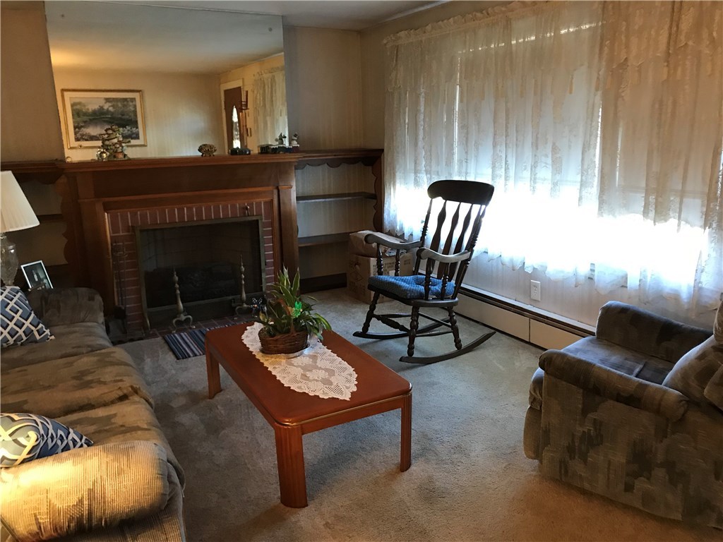 22 Glenbrook Road Warwick, RI 02889 - Photo 2 of 12