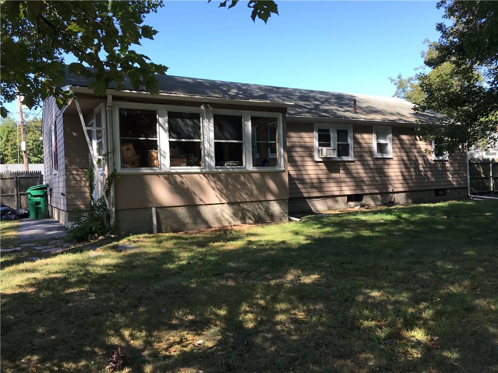 22 Glenbrook Road Warwick, RI 02889 - Photo 8 of 12