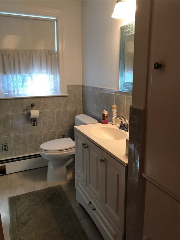 22 Glenbrook Road Warwick, RI 02889 - Photo 9 of 12