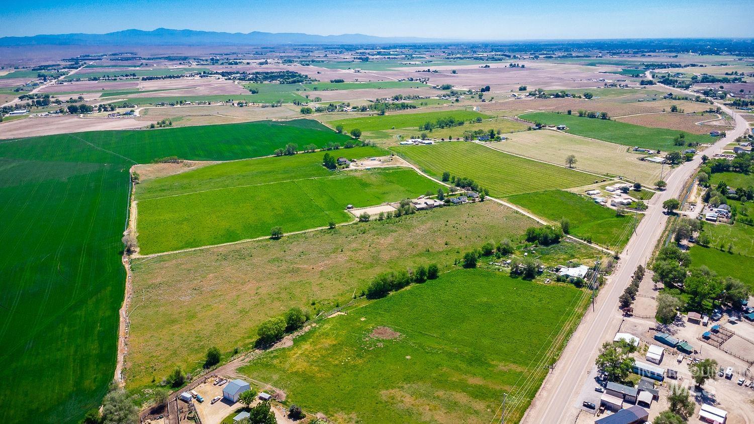 28688 Old Highway 30 Caldwell, ID 83607 - Photo 2 of 32