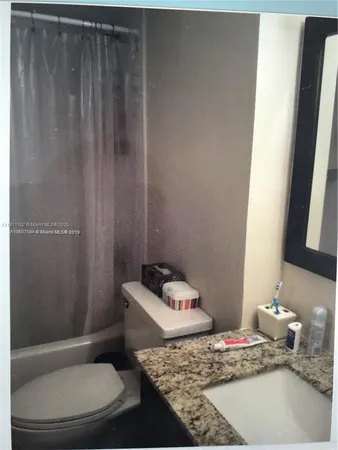 $2,400 | 150 Southeast 25th Road, Unit 4C, Miami, FL 33129
