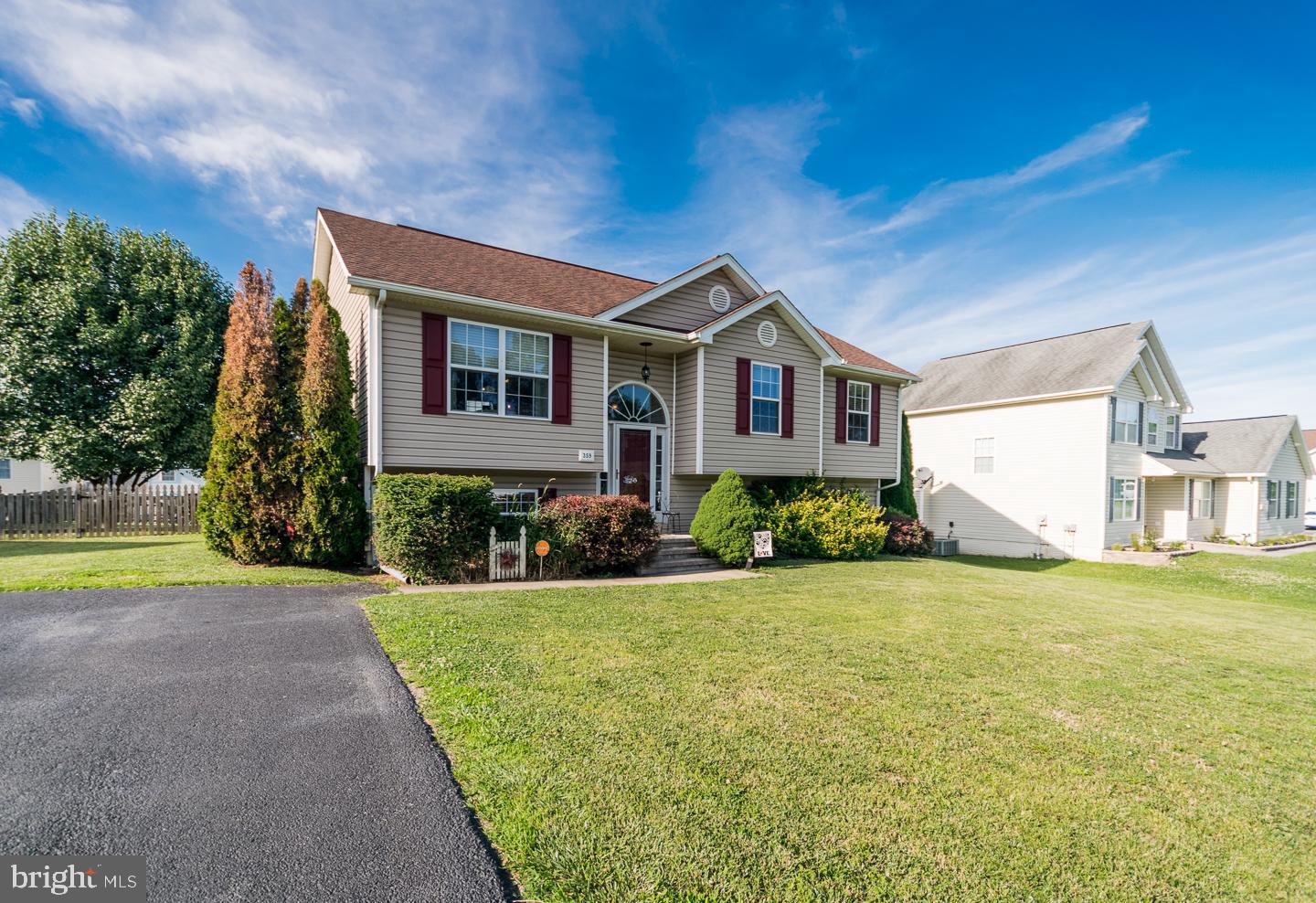 359 Oak Lee Drive Ranson, WV 25438 - Photo 2 of 39 Front