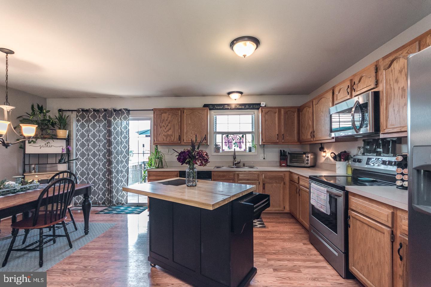 359 Oak Lee Drive Ranson, WV 25438 - Photo 12 of 39 Kitchen