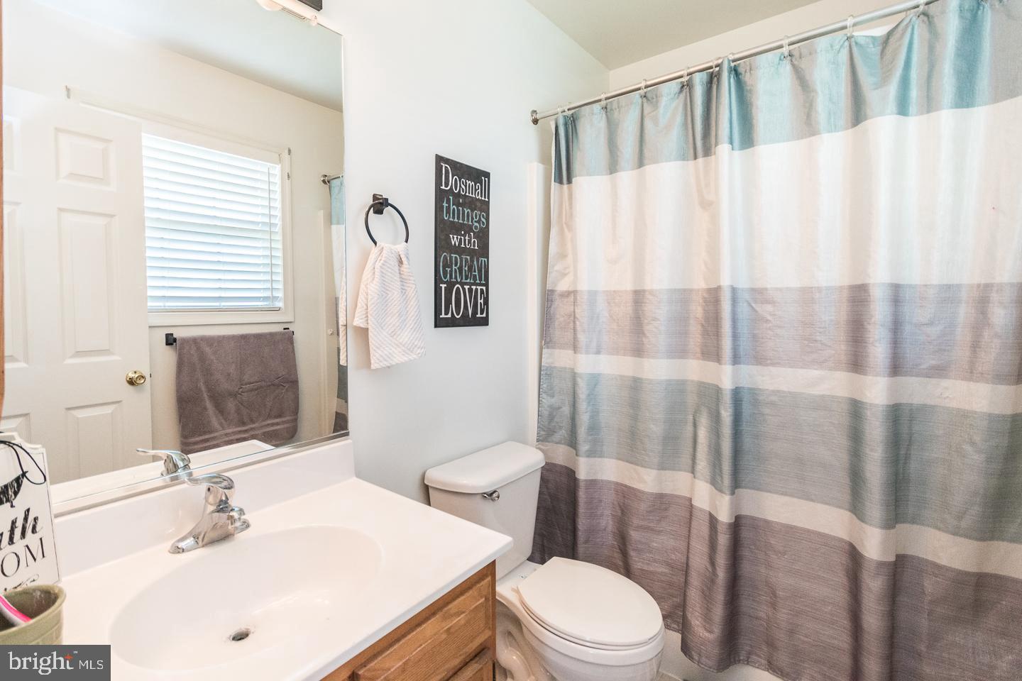 359 Oak Lee Drive Ranson, WV 25438 - Photo 16 of 39 Master Bath