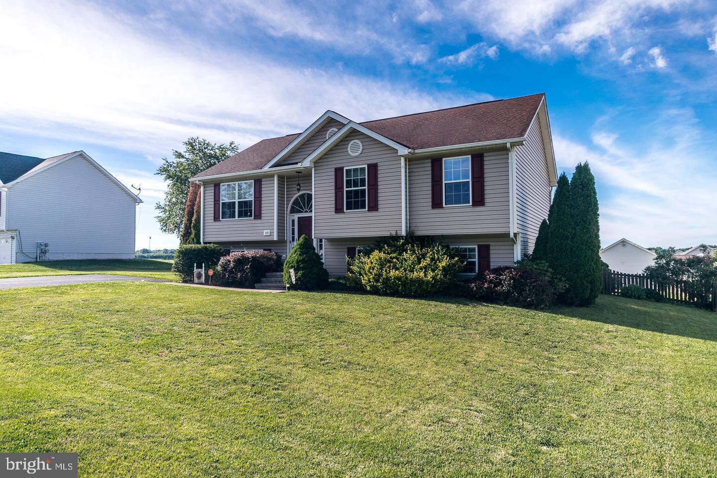 359 Oak Lee Drive Ranson, WV 25438 - Photo 3 of 39 Front