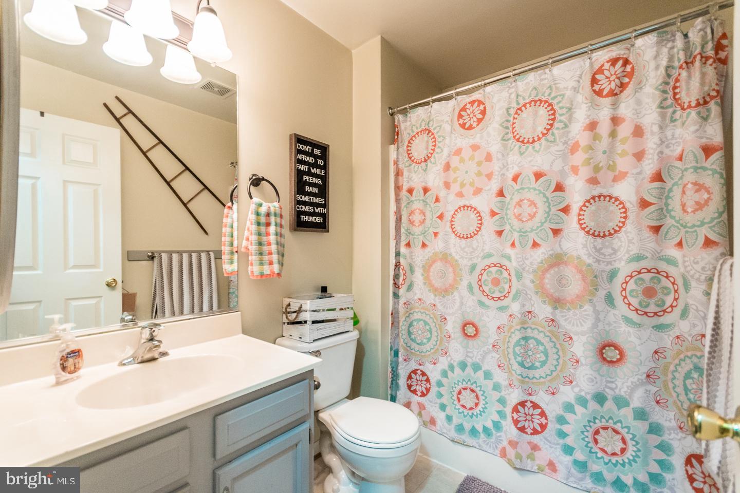 359 Oak Lee Drive Ranson, WV 25438 - Photo 23 of 39 Full Bath
