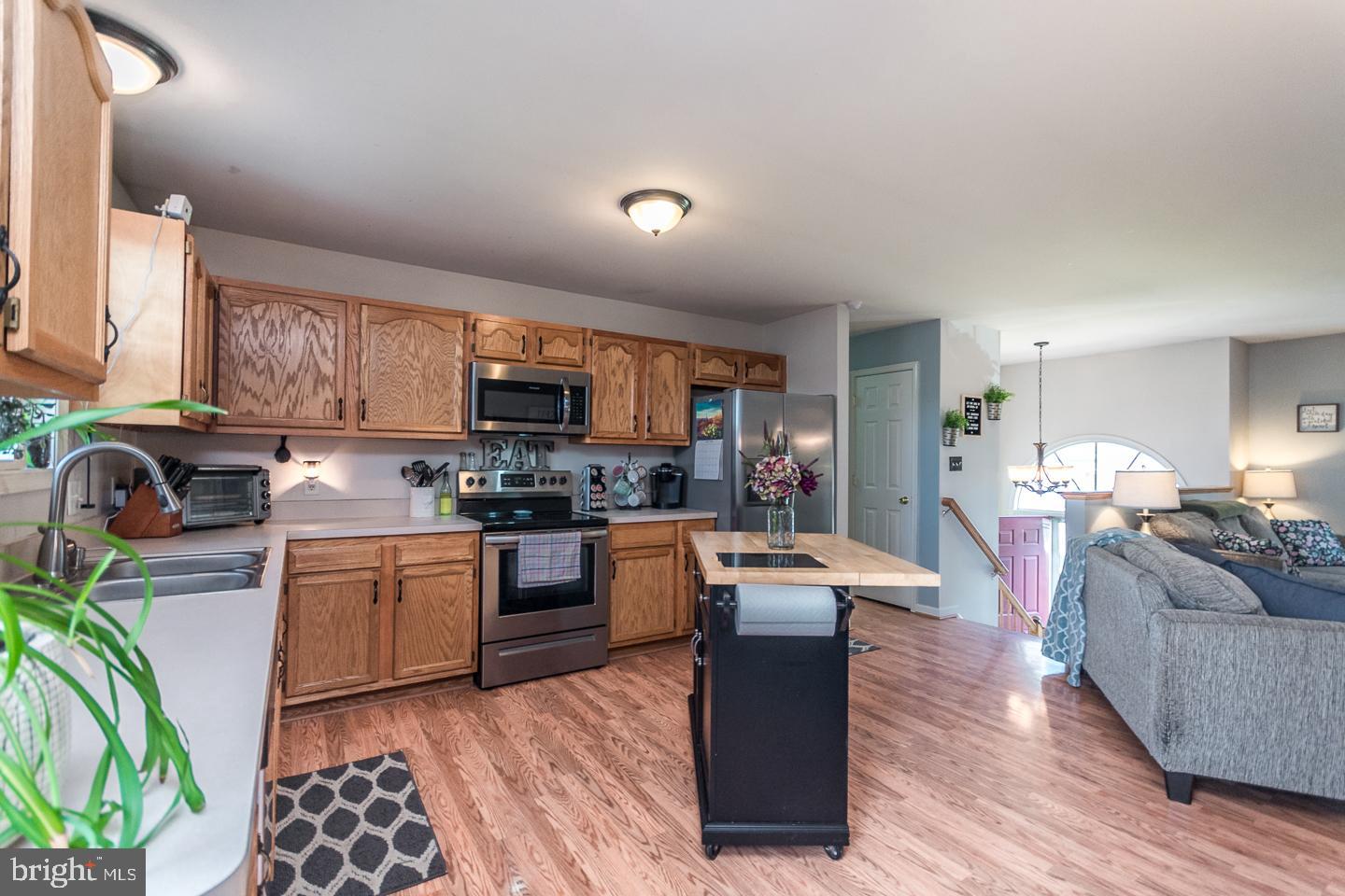 359 Oak Lee Drive Ranson, WV 25438 - Photo 10 of 39 Kitchen