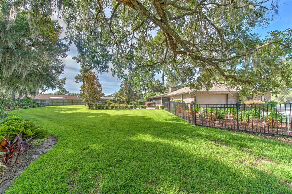 2102 Whitlock Place Dover, FL 33527 - Photo 41 of 45