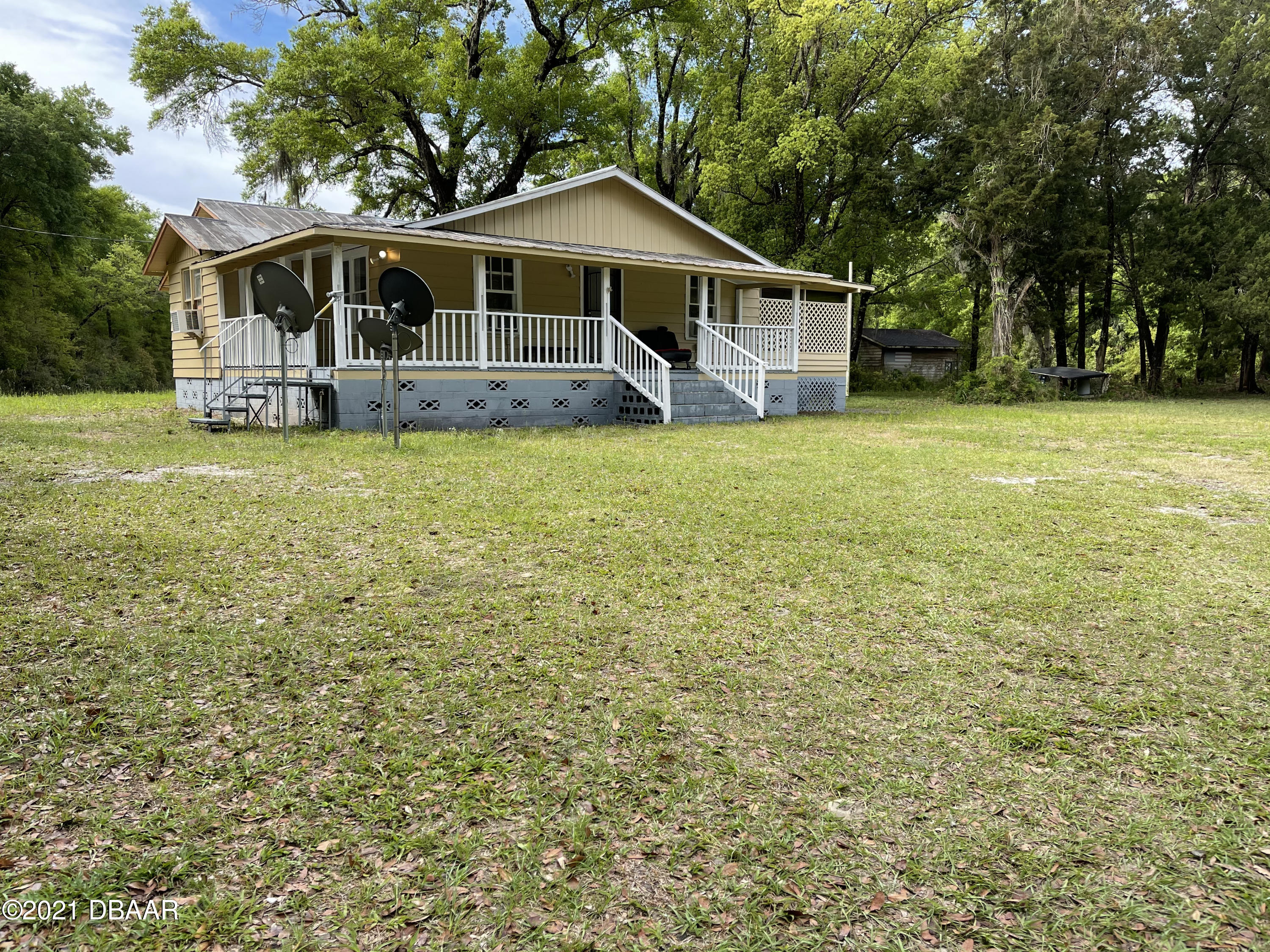 1049 Emporia Road Pierson, FL 32180 - Photo 2 of 13 C031E892-E483-4466-B548-BB4D0803D068