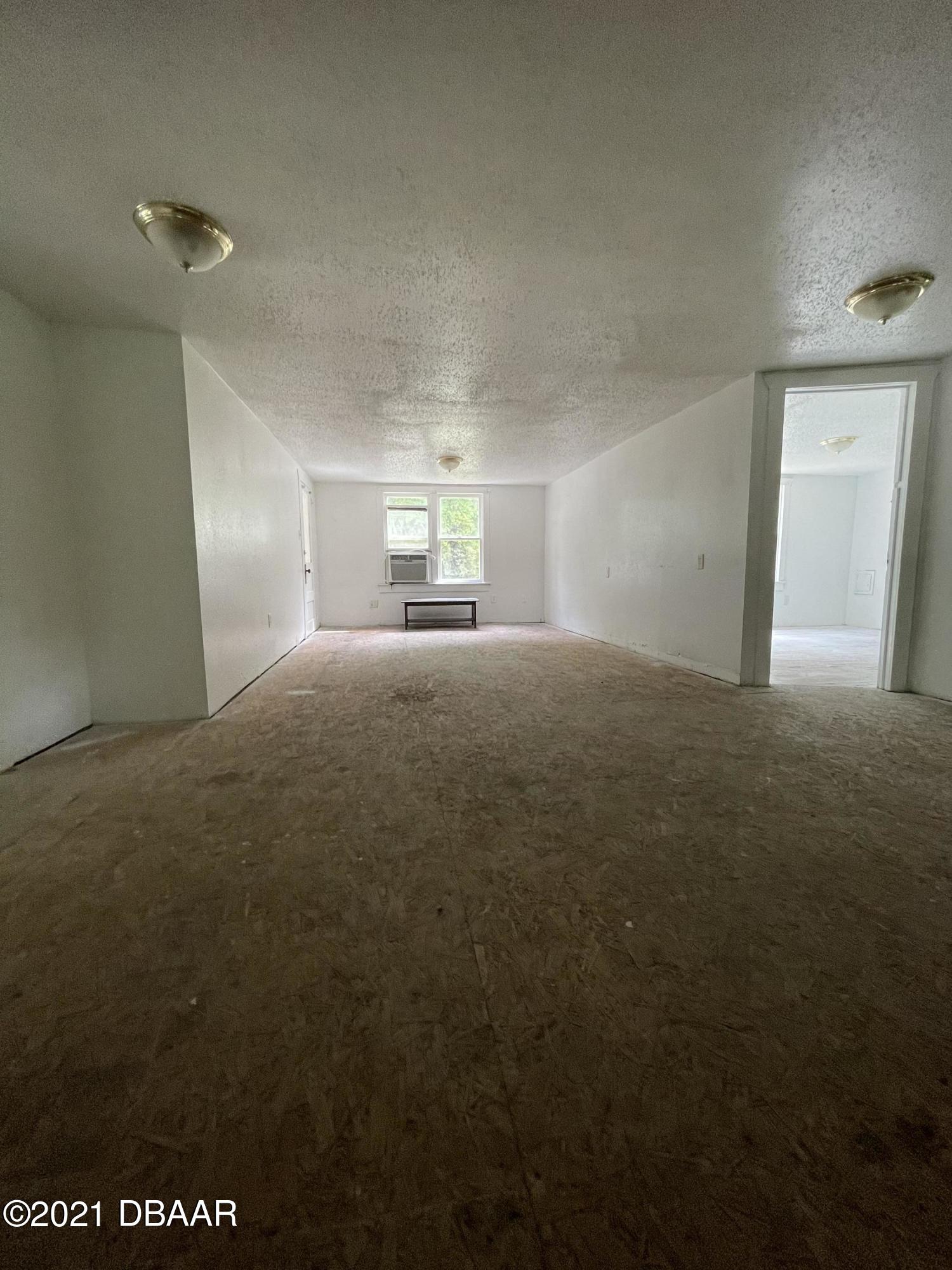 1049 Emporia Road Pierson, FL 32180 - Photo 3 of 13 AE873F26-E2CB-4FDF-9B40-433FBD6D877E