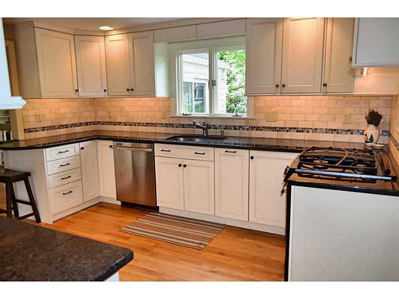 6 Old Chimney Road Barrington, RI 02806 - Photo 8 of 22 Kitchen.