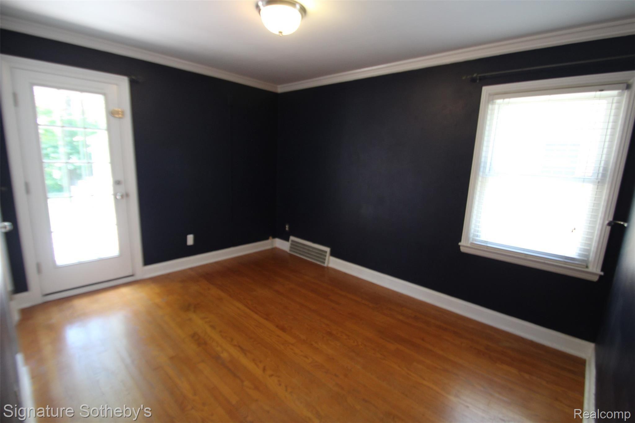 1950 Dorothea Road Berkley, MI 48072 - Photo 19 of 41 13 Bedroom2.JPG