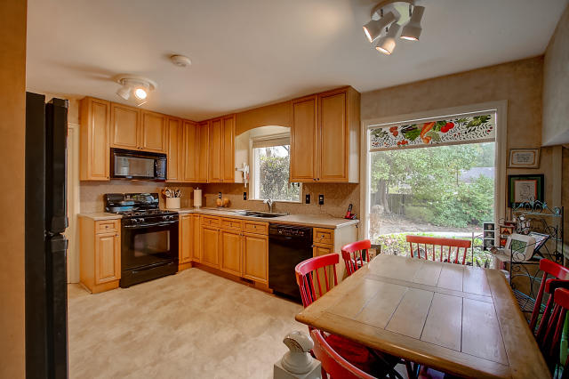 30 Manchester Road Charleston, SC 29407 - Photo 8 of 25 Kitchen