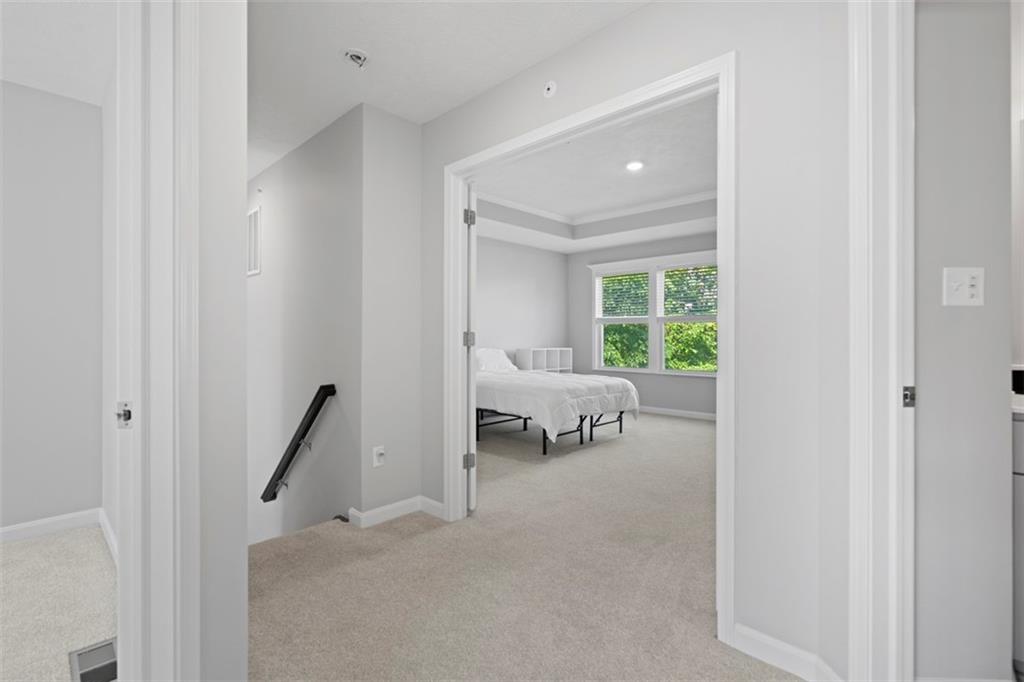 209 Lockheed Drive Coraopolis, PA 15108 - Photo 23 of 44