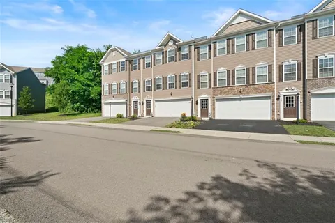 $347,500 | 209 Lockheed Drive, Coraopolis, PA 15108