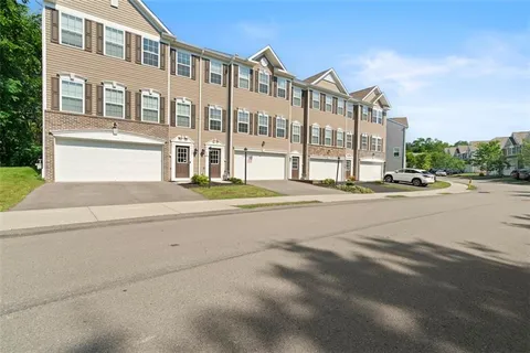 $347,500 | 209 Lockheed Drive, Coraopolis, PA 15108
