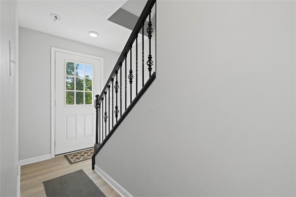 209 Lockheed Drive Coraopolis, PA 15108 - Photo 8 of 44