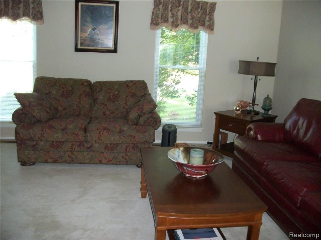 36125 Fredericksburg Road Farmington, MI 48331 - Photo 16 of 63 038.JPG