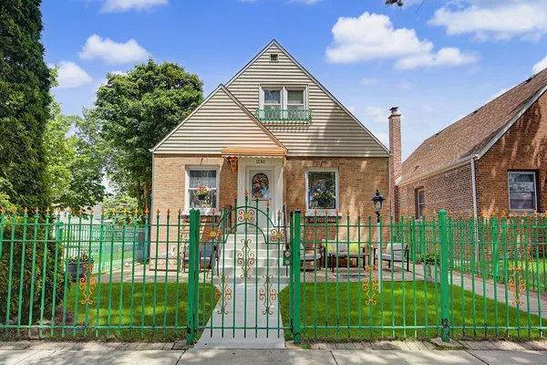 $289,900 | 11301 South Avenue H, Chicago, IL 60617