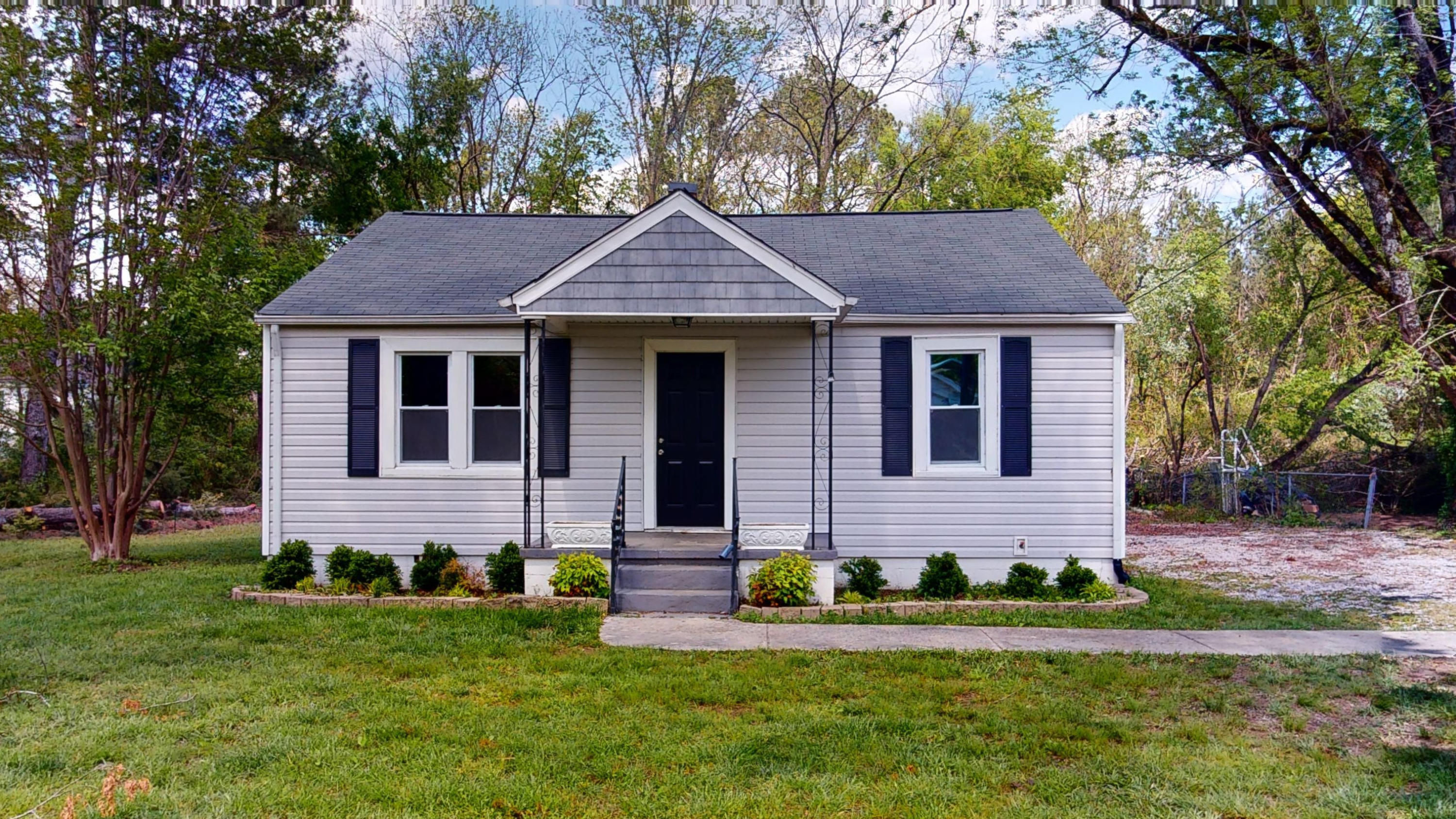 7523 Ziegler Road Chattanooga, TN 37421 - Photo 2 of 14 7523-Ziegler-Rd-Chattanooga-TN-37421-042