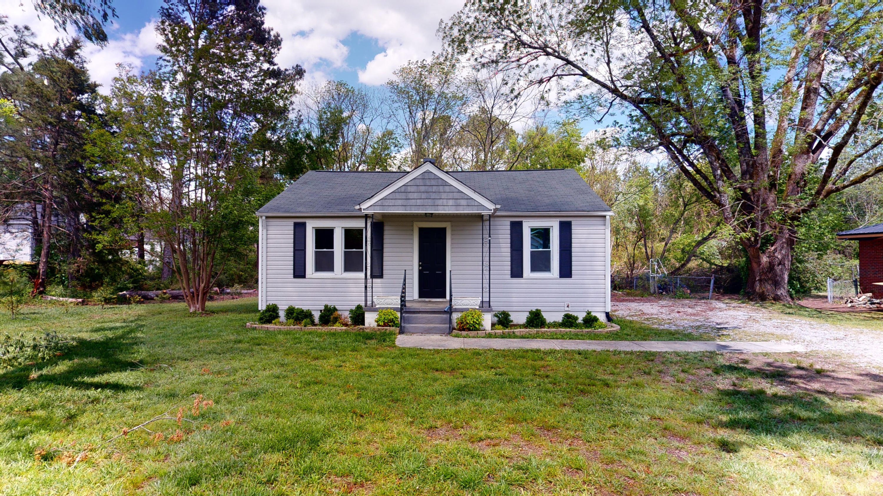 7523 Ziegler Road Chattanooga, TN 37421 - Photo 3 of 14 7523-Ziegler-Rd-Chattanooga-TN-37421-042