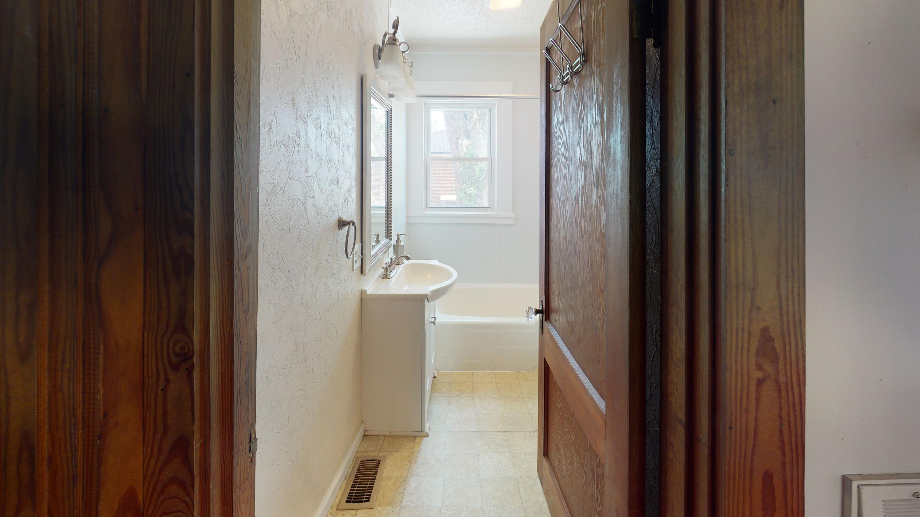 7523 Ziegler Road Chattanooga, TN 37421 - Photo 6 of 14 7523-Ziegler-Rd-Chattanooga-TN-37421-Bat